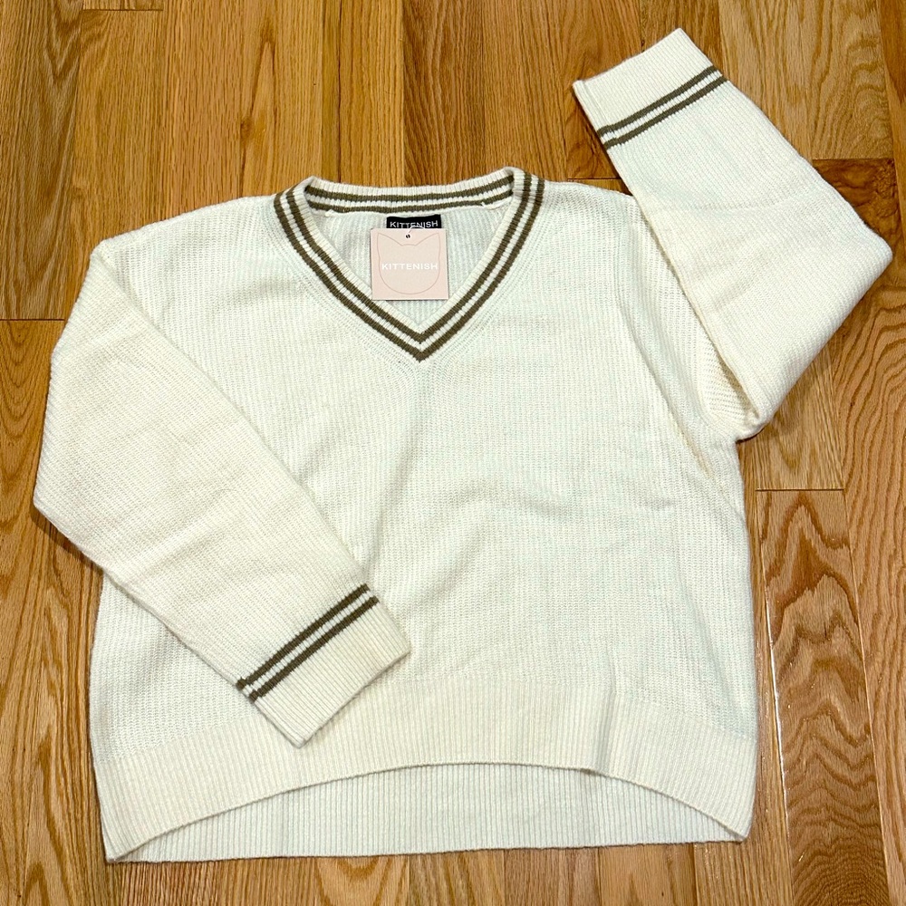 NWT Kylia V Neck Sweater by Kittenish